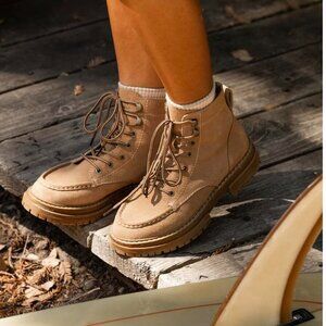 Urban Outfitters Women's Tan Boots
